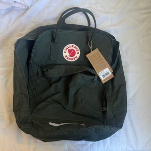 Fjällräven Kånken Backpack - Color Deep Forest